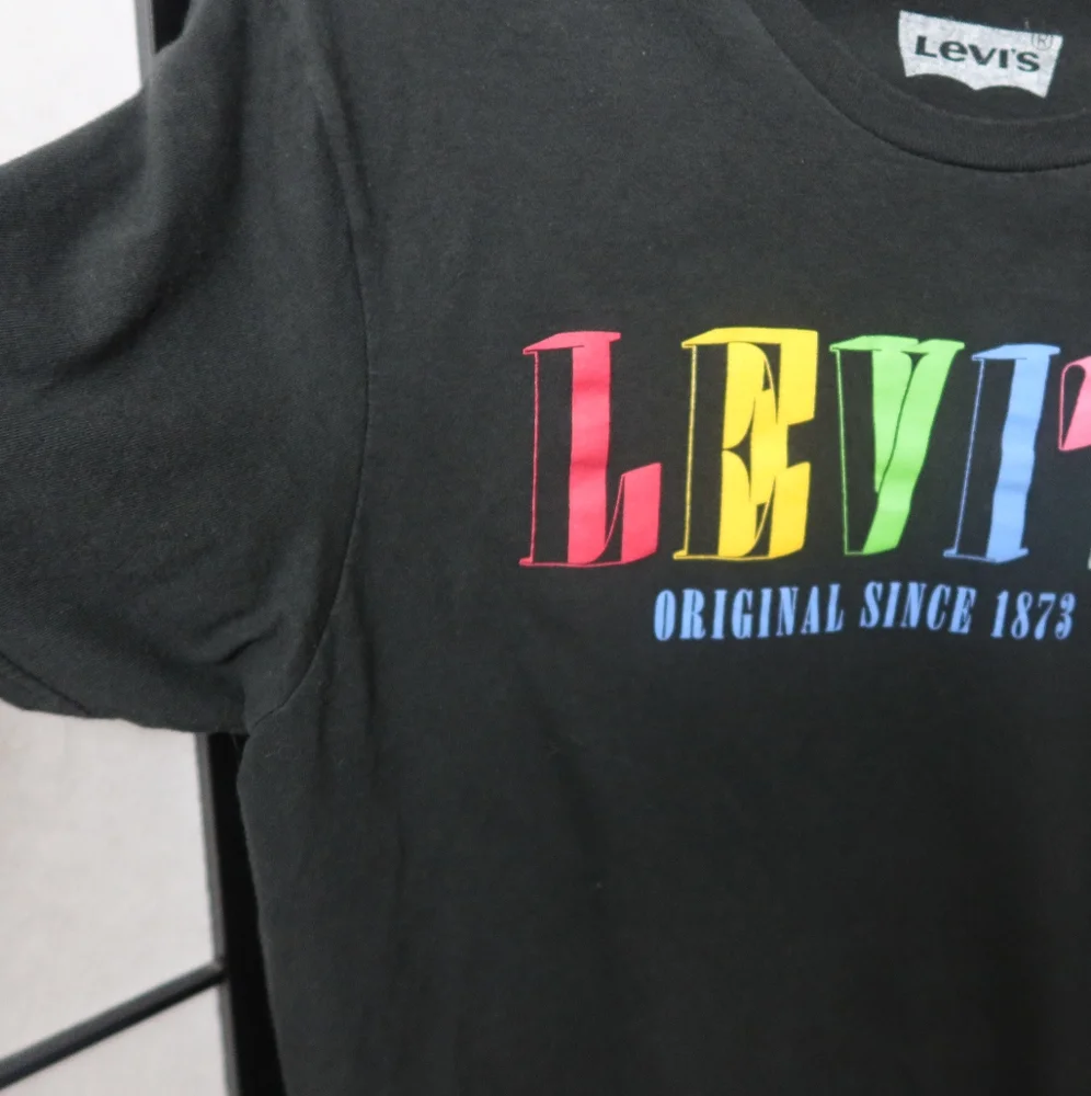 Levi's Black Tee with Colorful Levi's Logo Unisex Medium